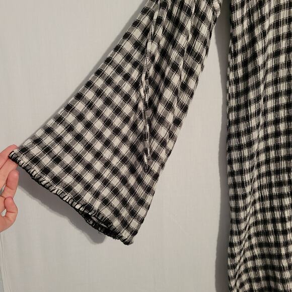 NWT Michael Stars L black white gingham gauzy v-neck shift dress, flare sleeves - Picture 4 of 10